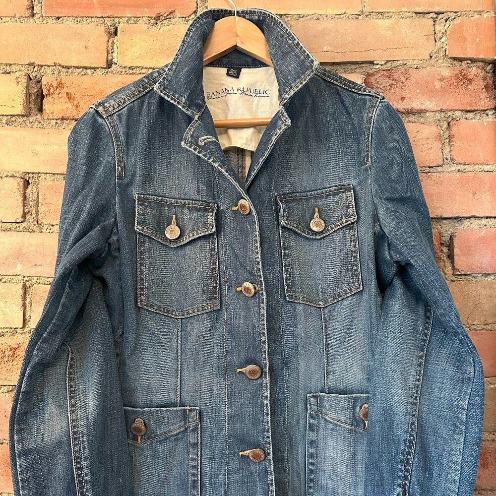 Banana Republic Premium Denim Jacket – Vintage-Inspired Distressed Blue Jean